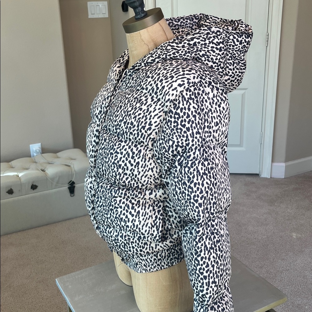 Adika Leopard Puffer Jacket 🐆- Small - Picture 3 of 3